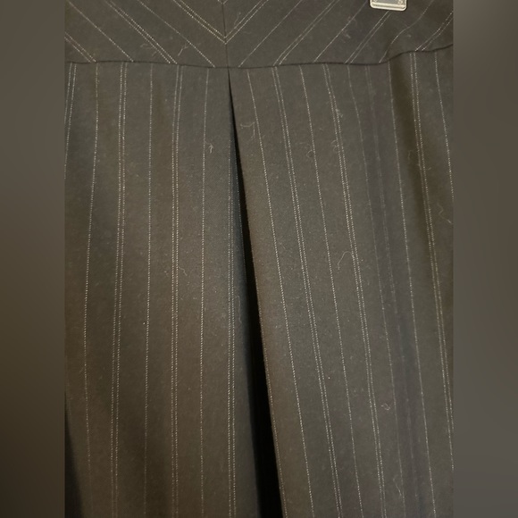 Banana Republic Black striped Skirt Women Size 6 With Pleat And Pockets - Picture 3 of 16